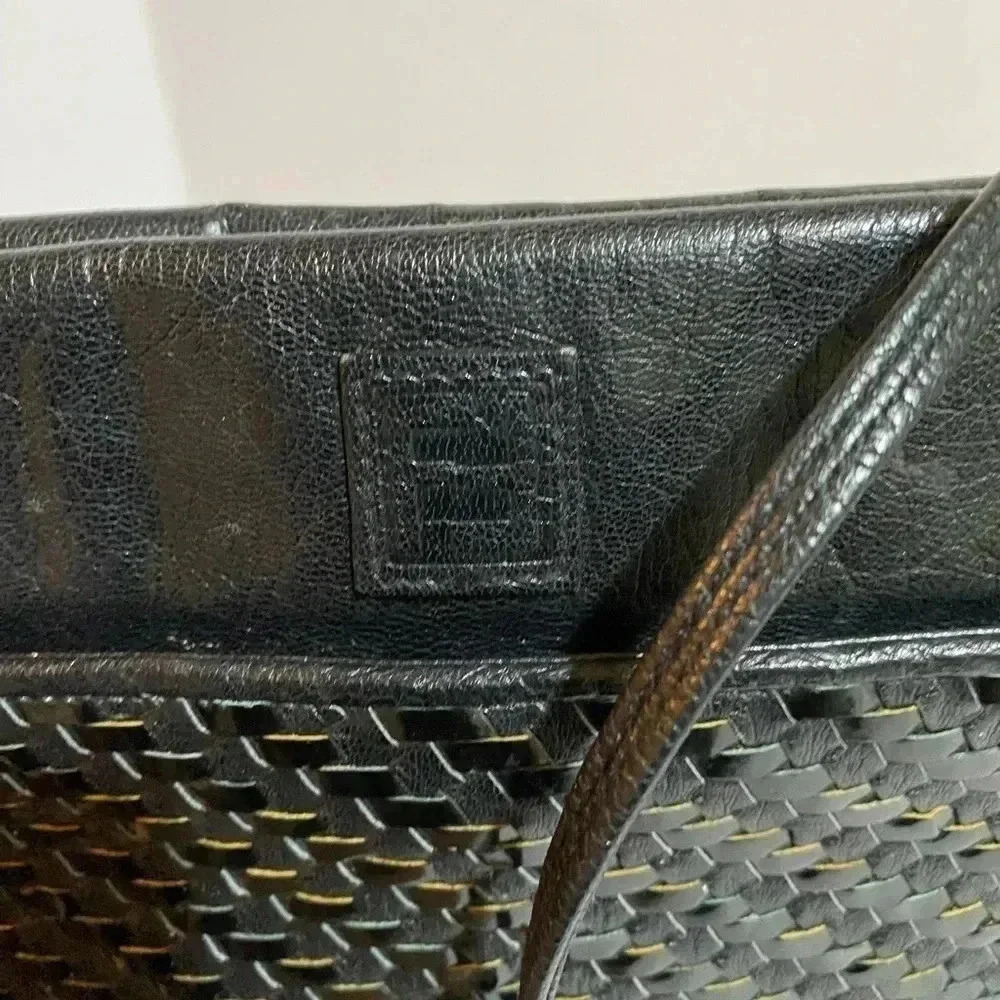 Fendi black woven weave leather crossbody handbag - Picture 7 of 16